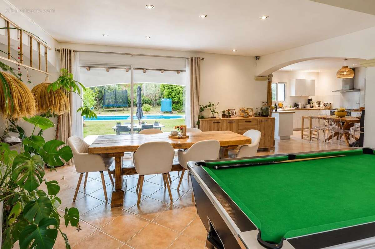 Exclusivité – Maison T7 de 217 m² avec double garage sur 1 794 m² à Combaillaux, à 5 minutes de Saint-Gély-du-Fesc - photo 5