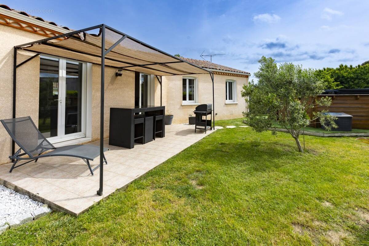 Maison à LABRUGUIERE