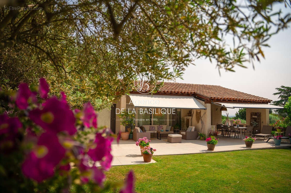 Maison à SAINT-MAXIMIN-LA-SAINTE-BAUME