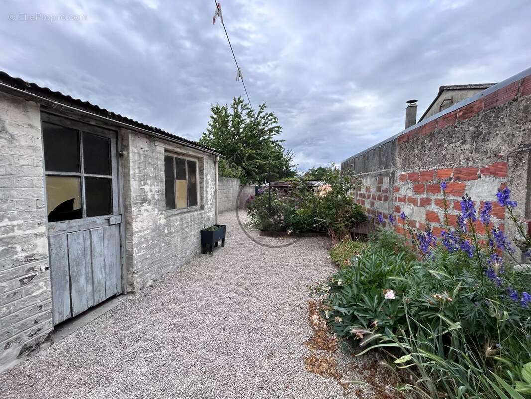 Maison à ORIGNY-SAINTE-BENOITE