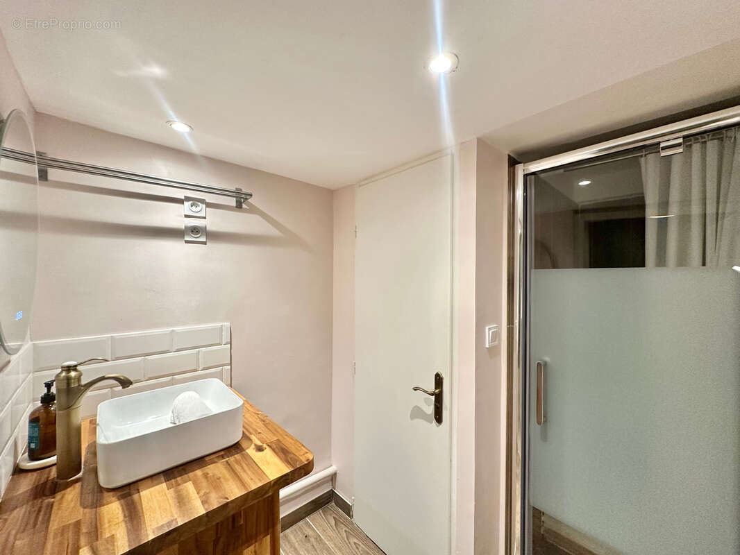 Appartement à MARSEILLE-1E