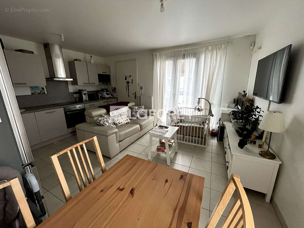 Appartement à LES MUREAUX