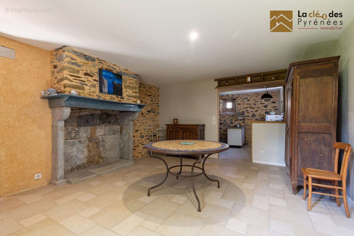 Maison à AVEZAC-PRAT-LAHITTE