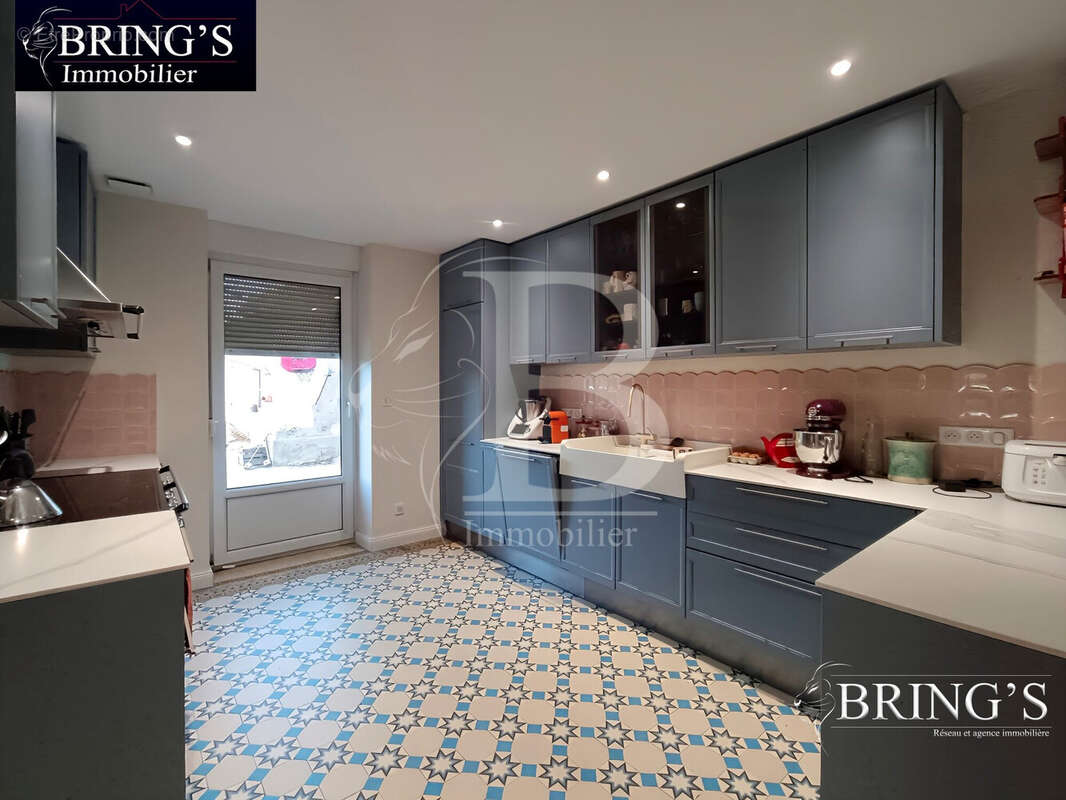 Cuisine rez-de-chaussée - Maison à BRUNSTATT