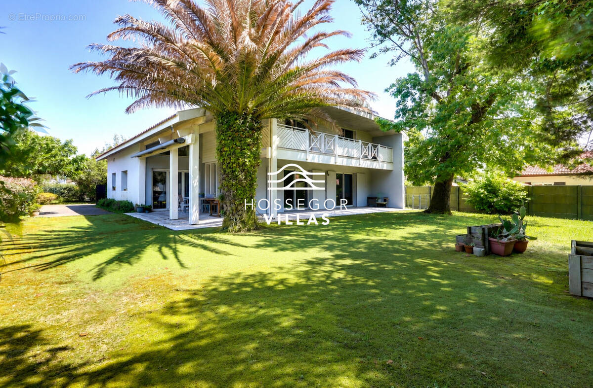 Appartement à ANGRESSE