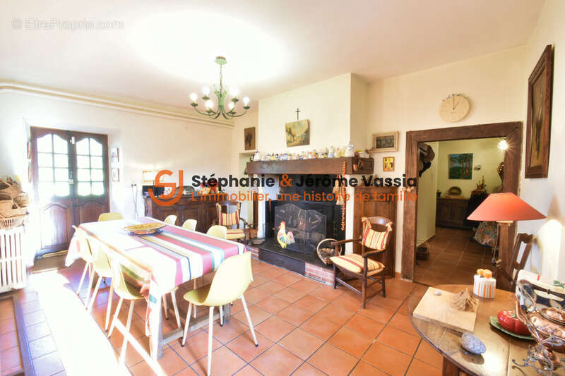 Propriété de prestige du XVIIIᵉ siècle – Domaine sur 4 hectares avec dépendances – Pyrénées - photo 10