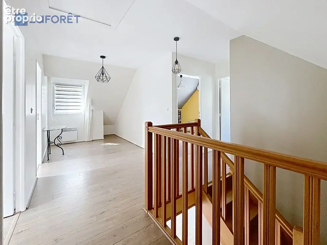 GUIDEL, Maison familiale de 5 chambres avec Vie de Plain Pied, jardin paysagé, et Centre Ville à pieds - photo 12