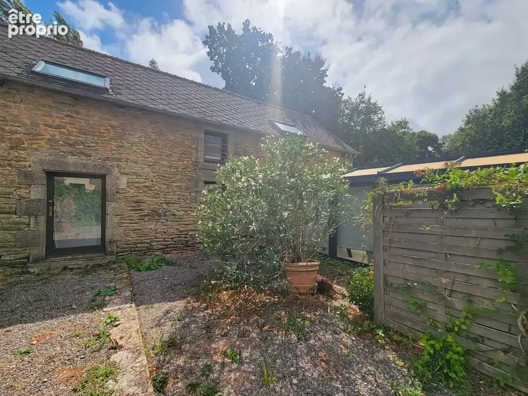 LE TREVOUX - Propriété en pierre avec maison principale, gîte indépendant et dépendances sur près d’un hectare - photo 22