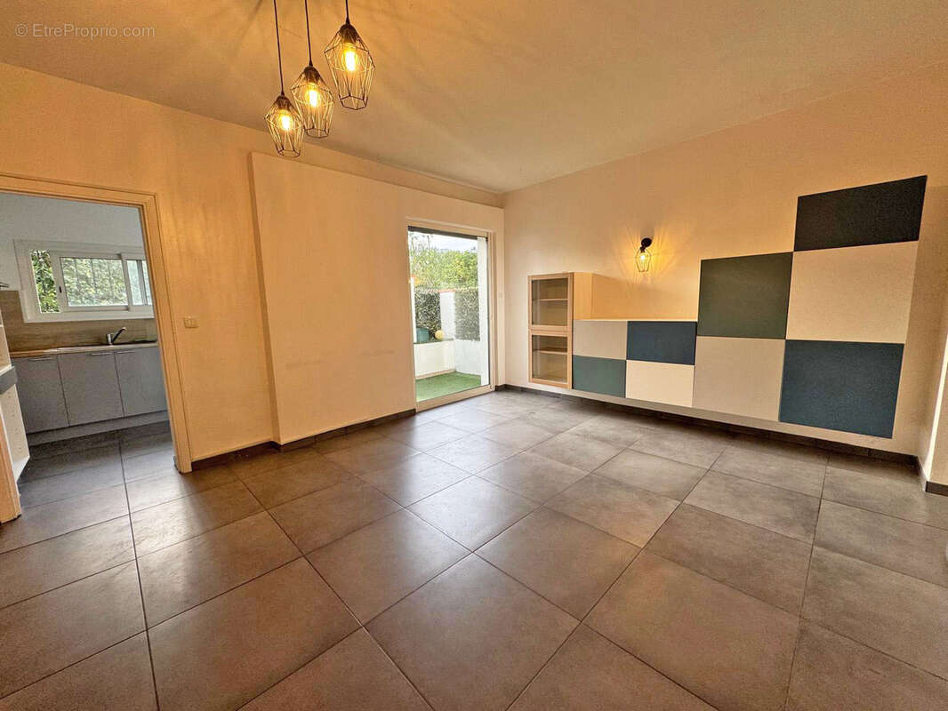 Appartement à VALLAURIS