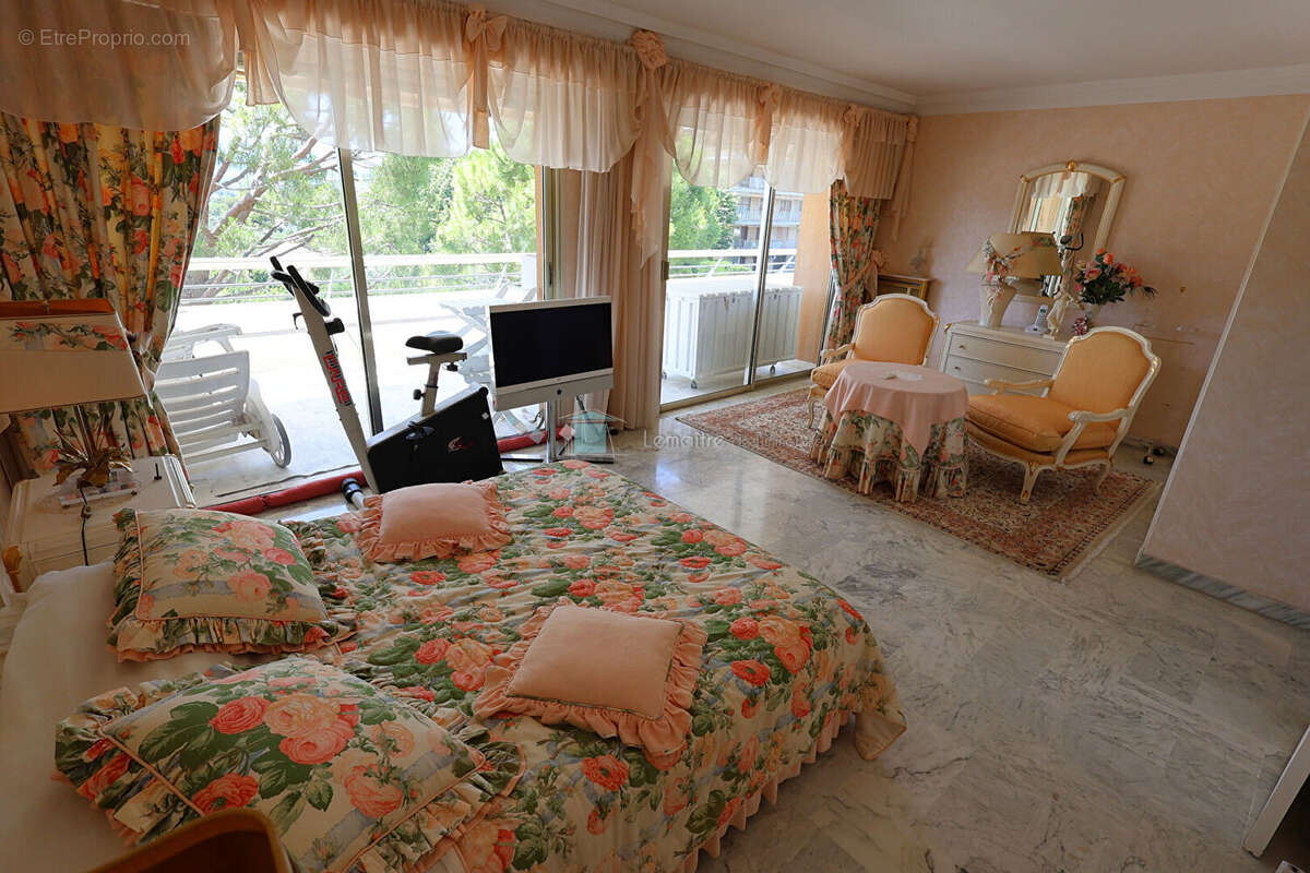 Appartement à LE CANNET