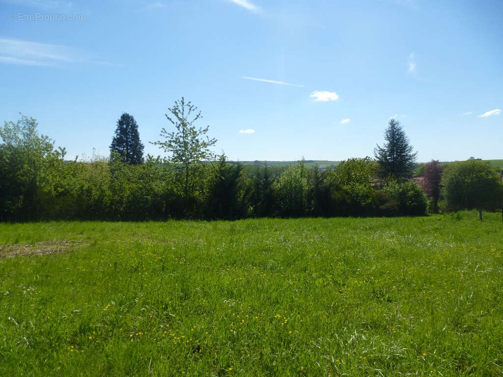 Terrain à JEVONCOURT