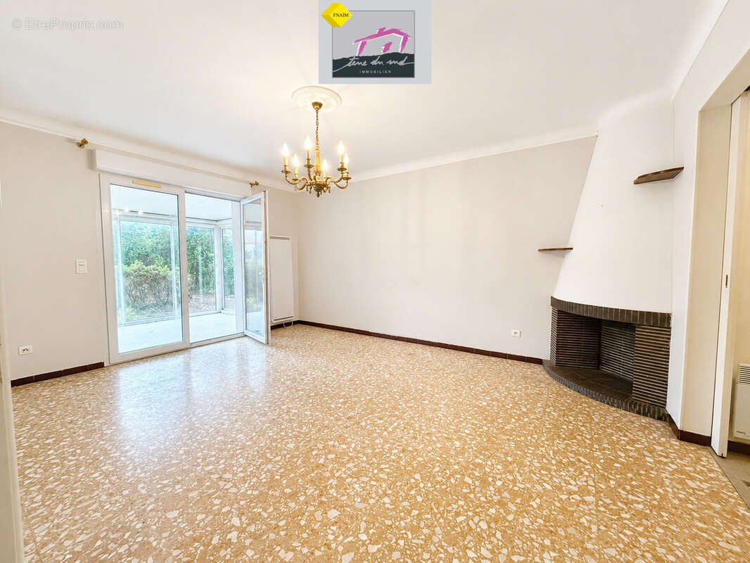 Maison de plain pied avec jardin et double garage - photo 6
