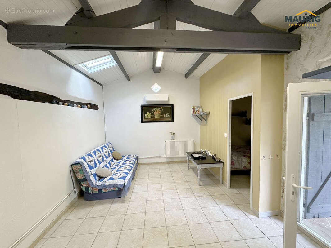 Marmande 47200 Maison en pierre 217m2 avec un T2 attenant - photo 14