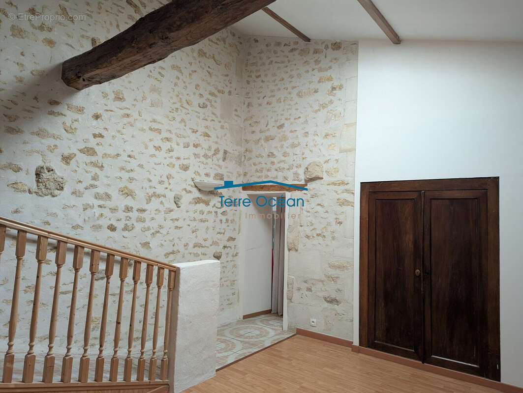 Maison à RIOUX