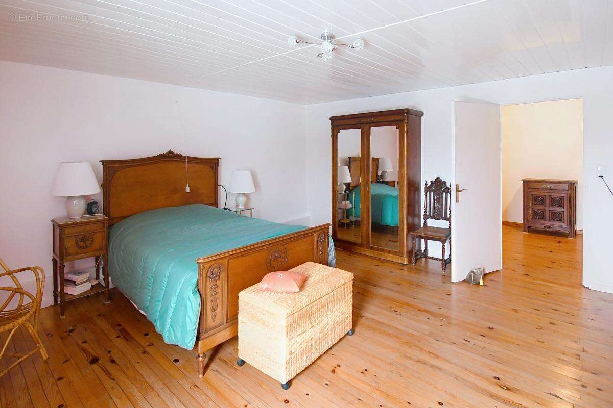 Belle maison de caractère à Lexy, 208m2 + véranda 55m2 + grenier aménageable de 75m2 , terrain plus de 6 ares, garage - photo 12