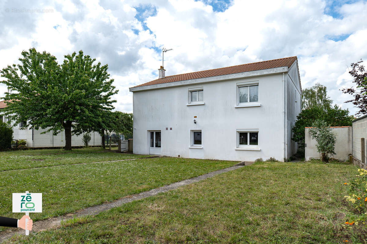 Maison à MONTAIGU