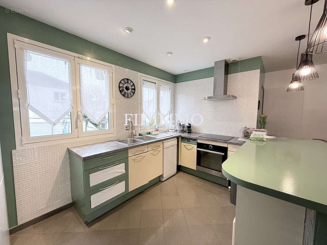 Maison à CHENNEVIERES-SUR-MARNE