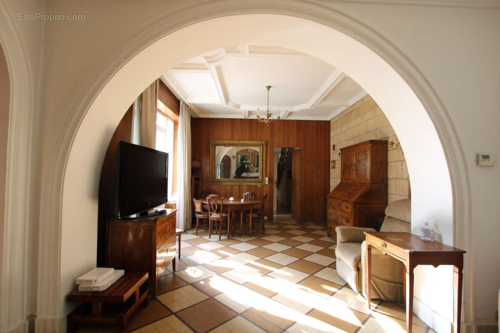 Rare enssemble immobilier proche rempart - photo 6