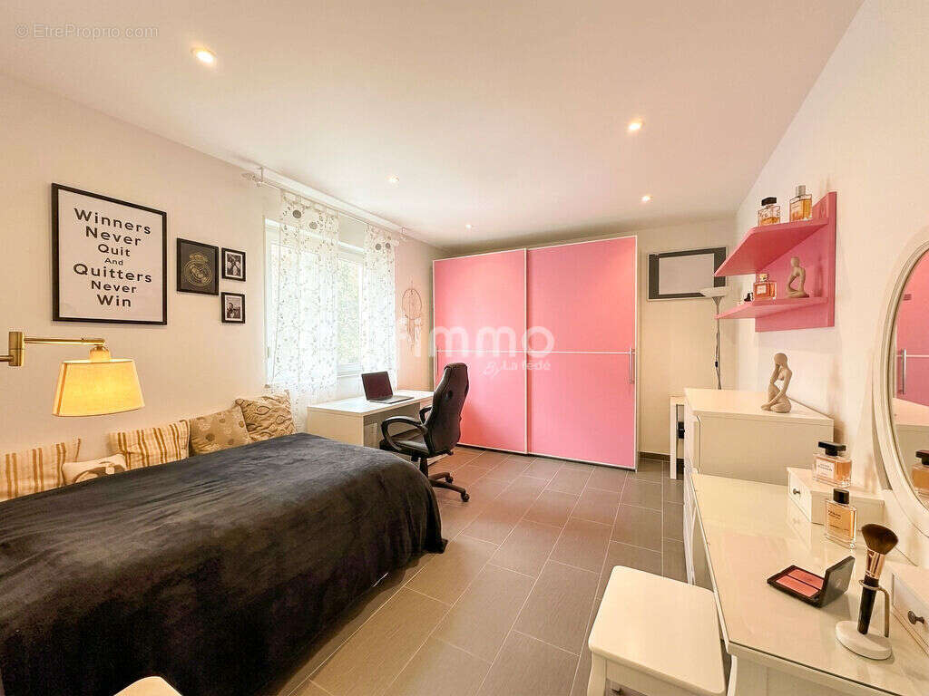 Buschwiller : Maison de Standing (255 m²) avec Rentabilité Intég - photo 12