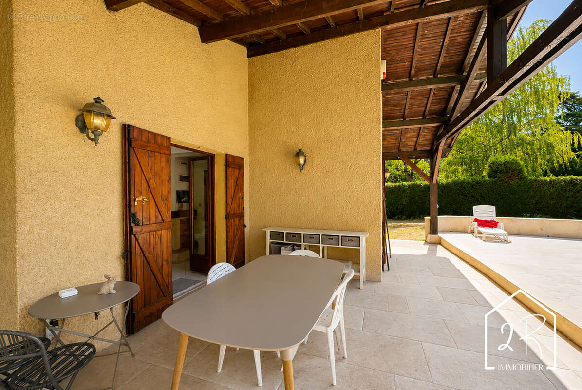 Villa de 160 m2 habitables sur un terrain de 1090 m2 - photo 8