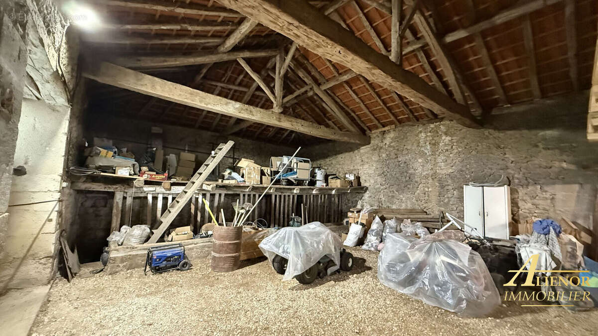 Maison à COULOUNIEIX-CHAMIERS