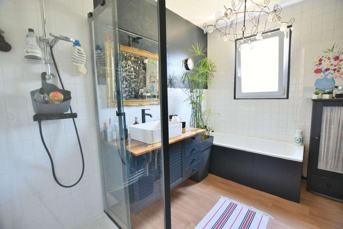 Maison à FRANCHEVILLE