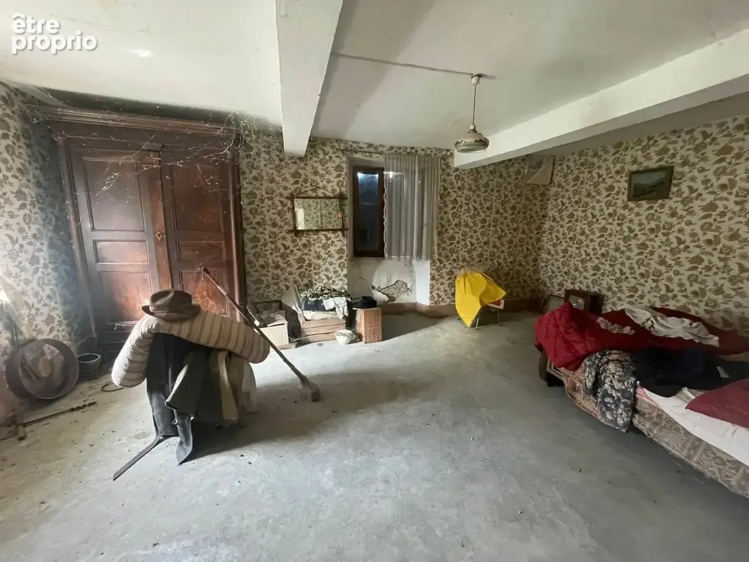 Maison de campagne indépendante à restaurer – Grimone (26) - photo 4