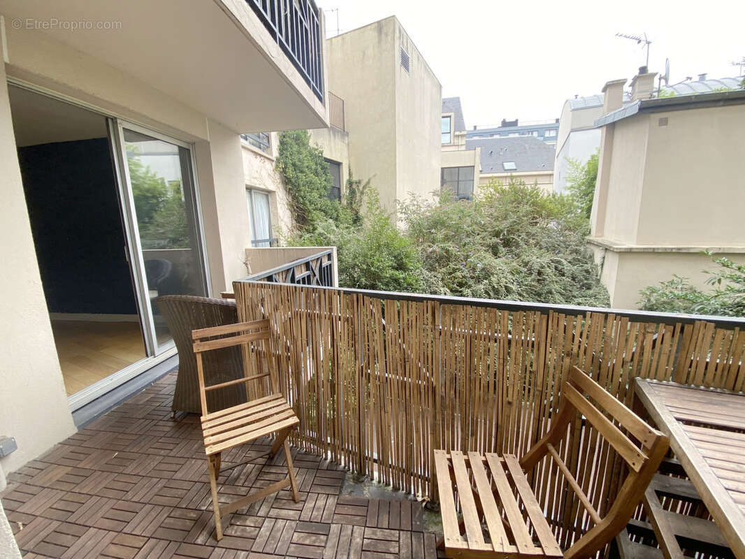 Appartement à CHARENTON-LE-PONT