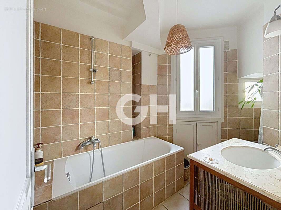 Appartement à PARIS-12E