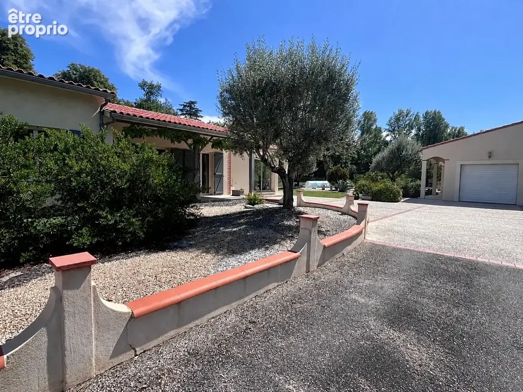 Maison 6 pièces avec piscine et parc paysager - photo 16