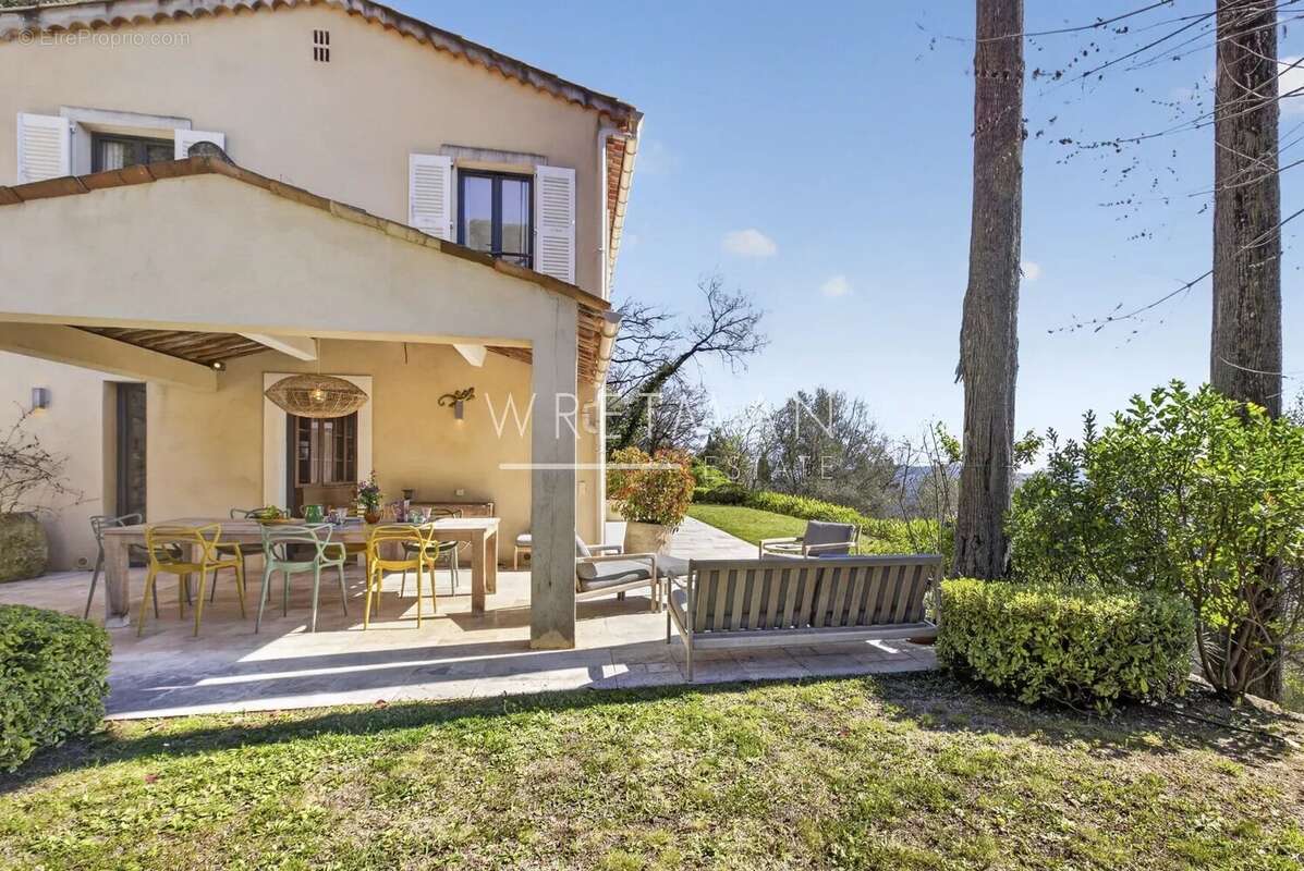 Villa moderne de 4 chambres avec grande piscine et vue spectaculaire – Cabris - photo 35