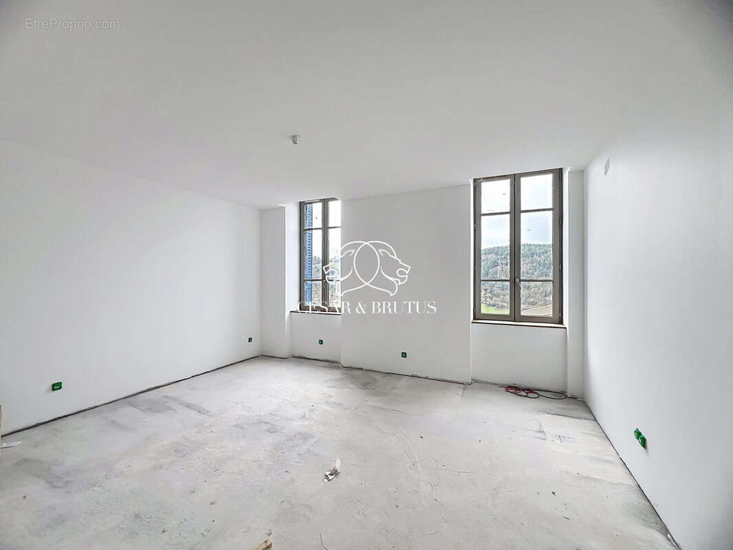 Appartement 50 m² à Thizy  - photo 2