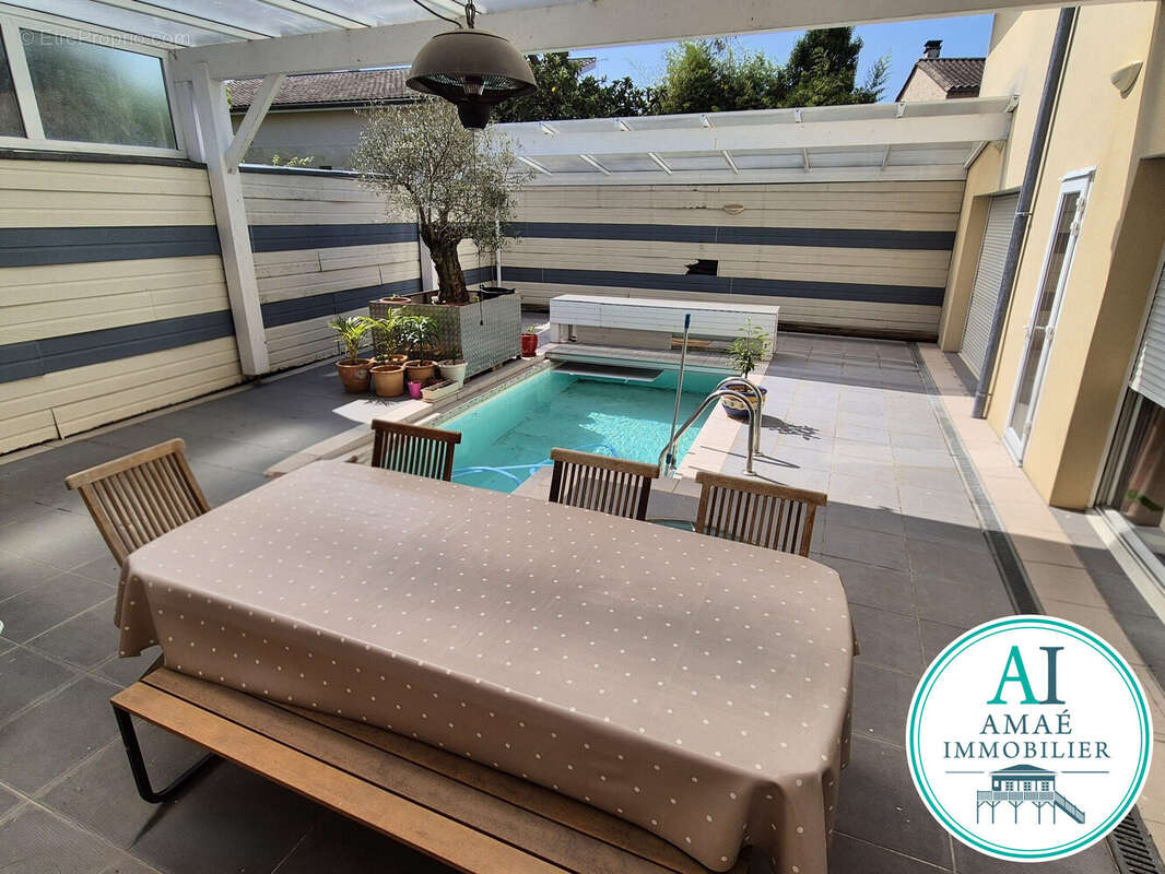 Patio avec piscine - Appartement à EYSINES
