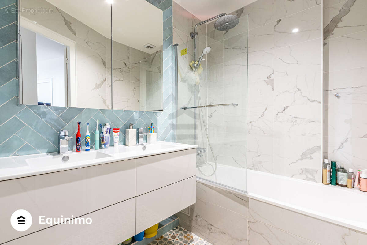 Appartement à PARIS-15E