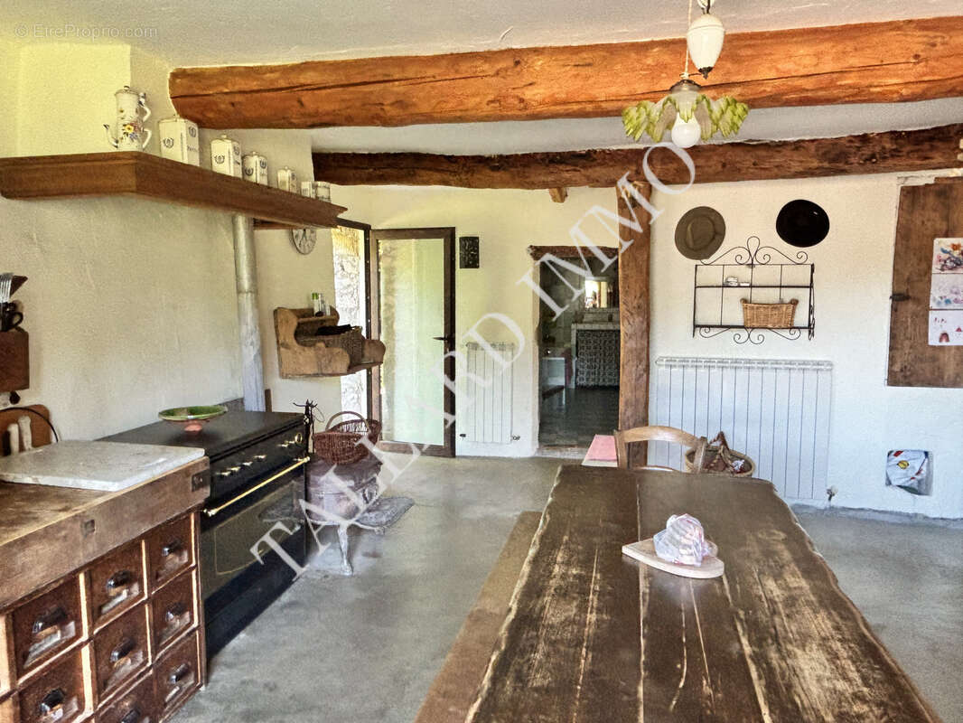 Venterol, maison 163 m2 + grages, caves et jardin. - photo 8