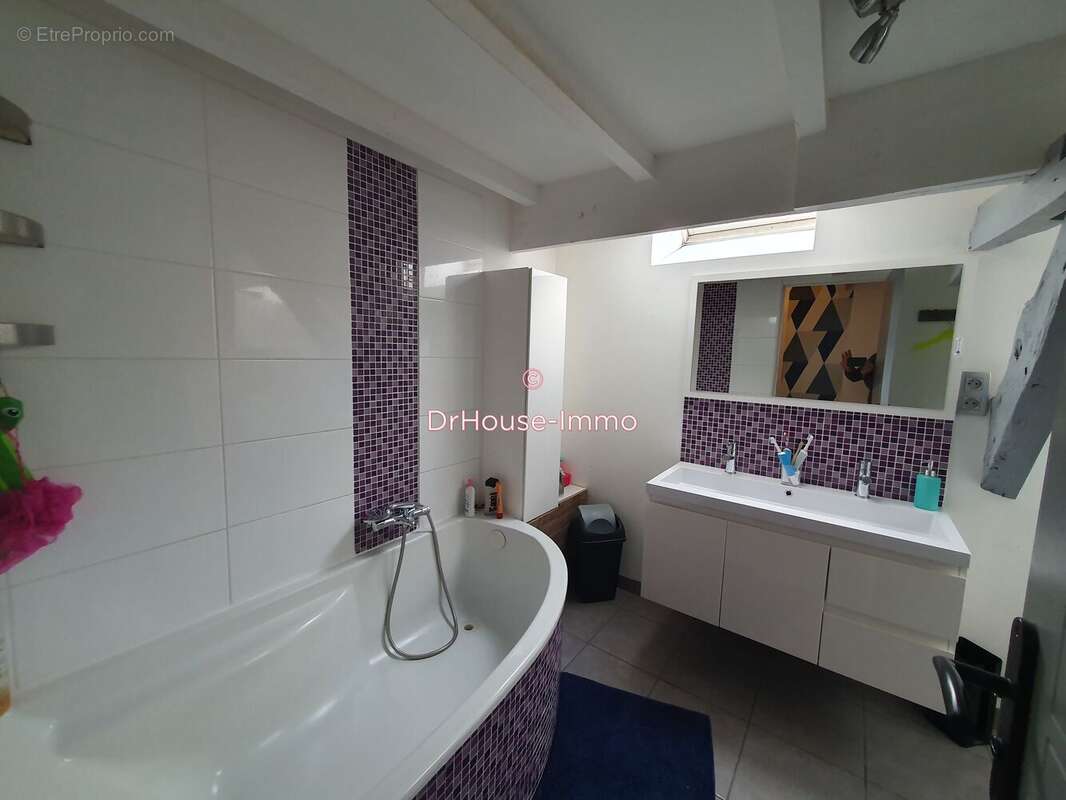 Maison à BAGUER-MORVAN