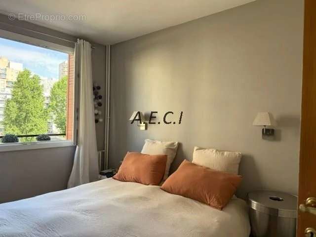 Appartement à COURBEVOIE