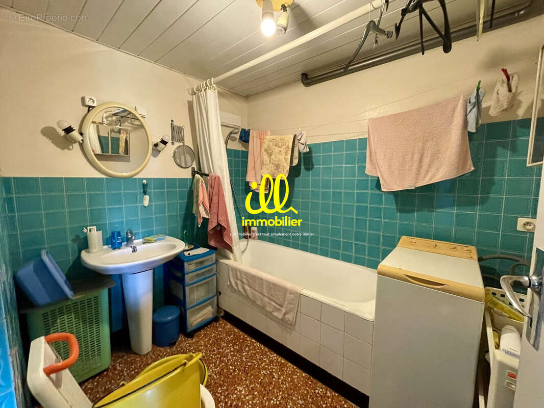 Maison 146 m² à Neuville-Lez-Beaulieu  - photo 8