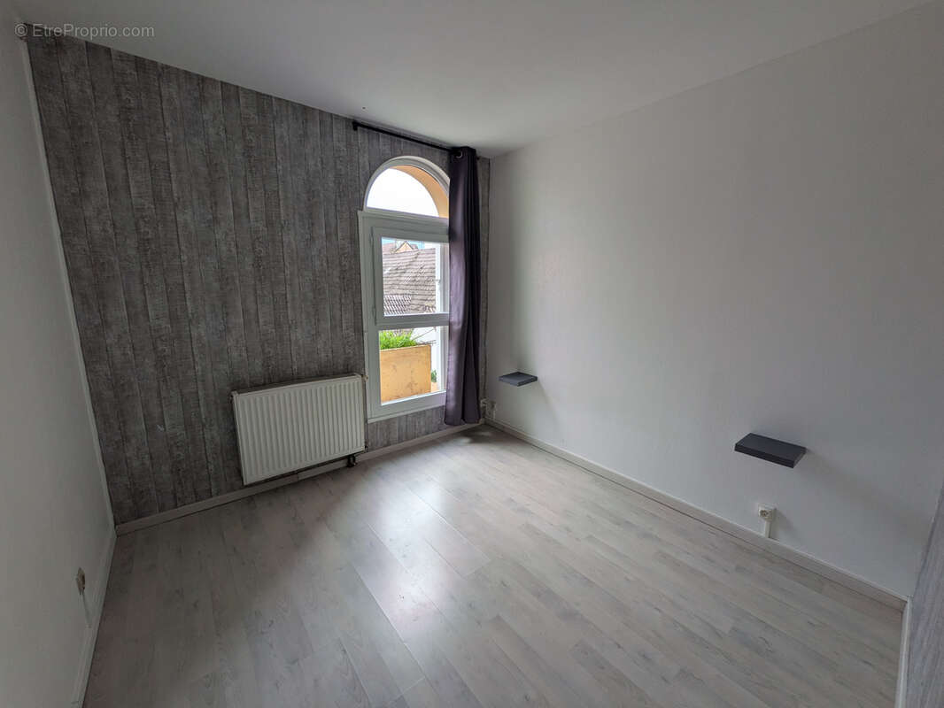 Appartement à PARON