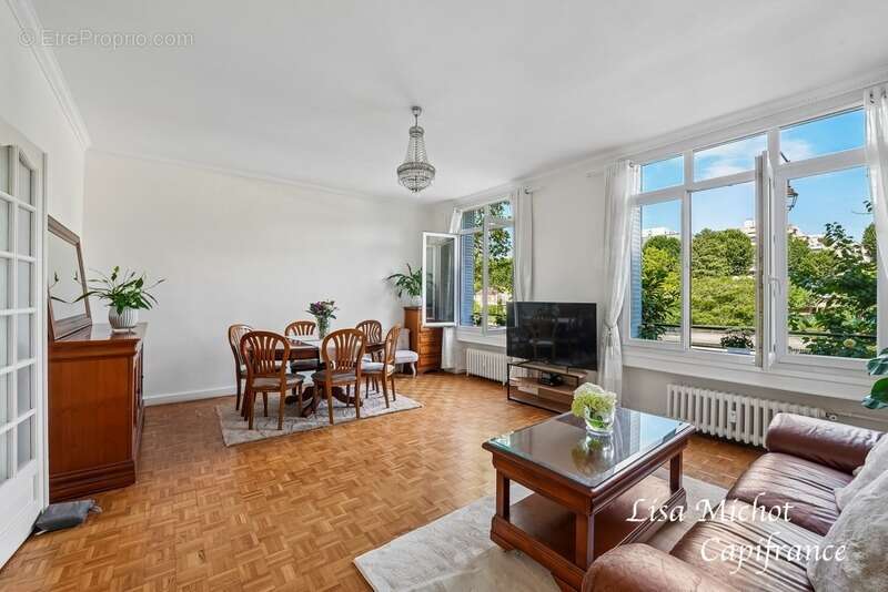 Appartement à NEUILLY-SUR-SEINE