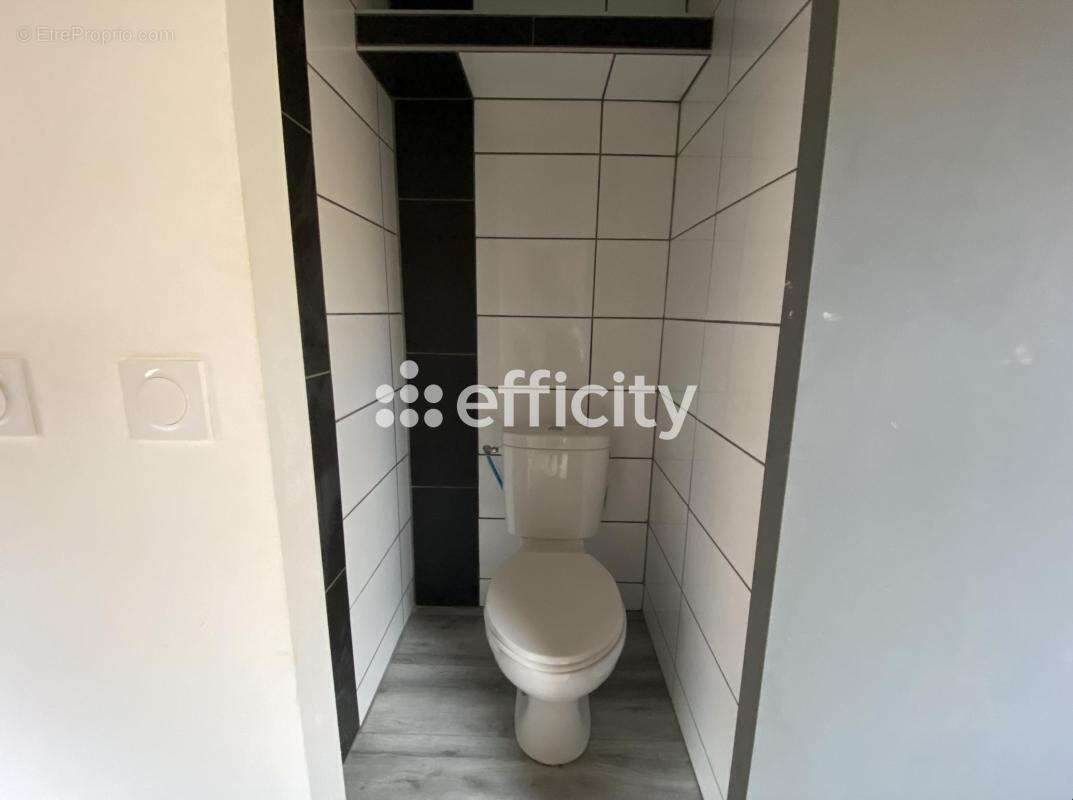Appartement à VEAUCHE