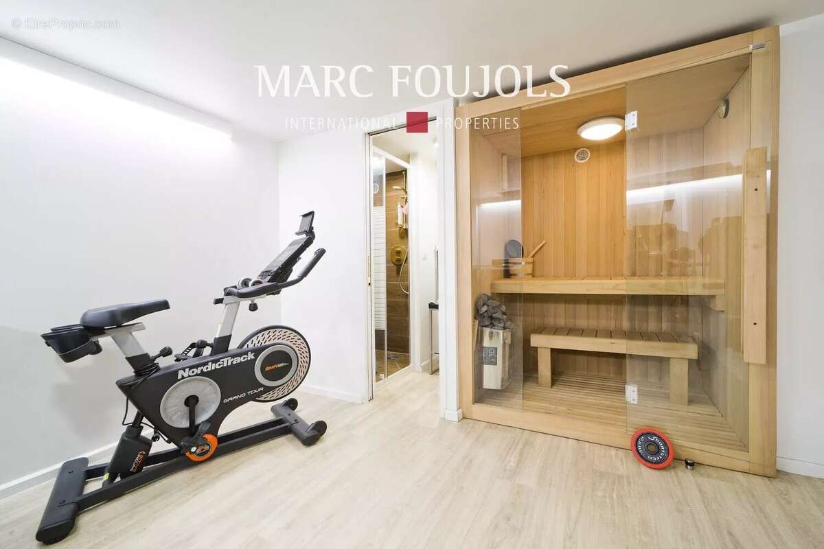 Maison à COURBEVOIE