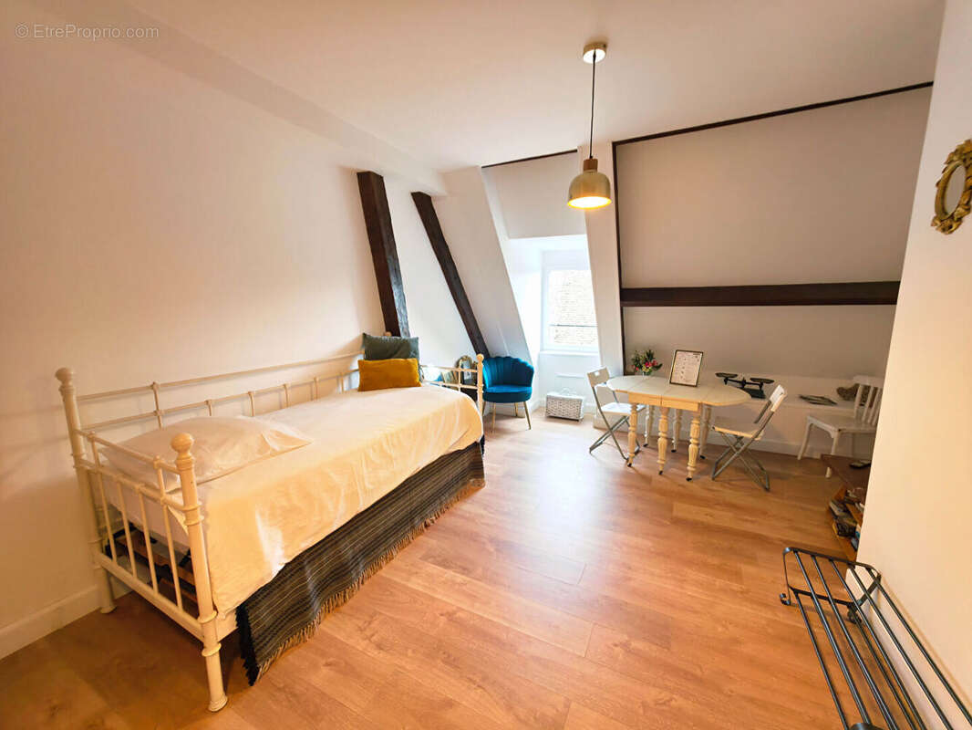 Appartement à REMALARD