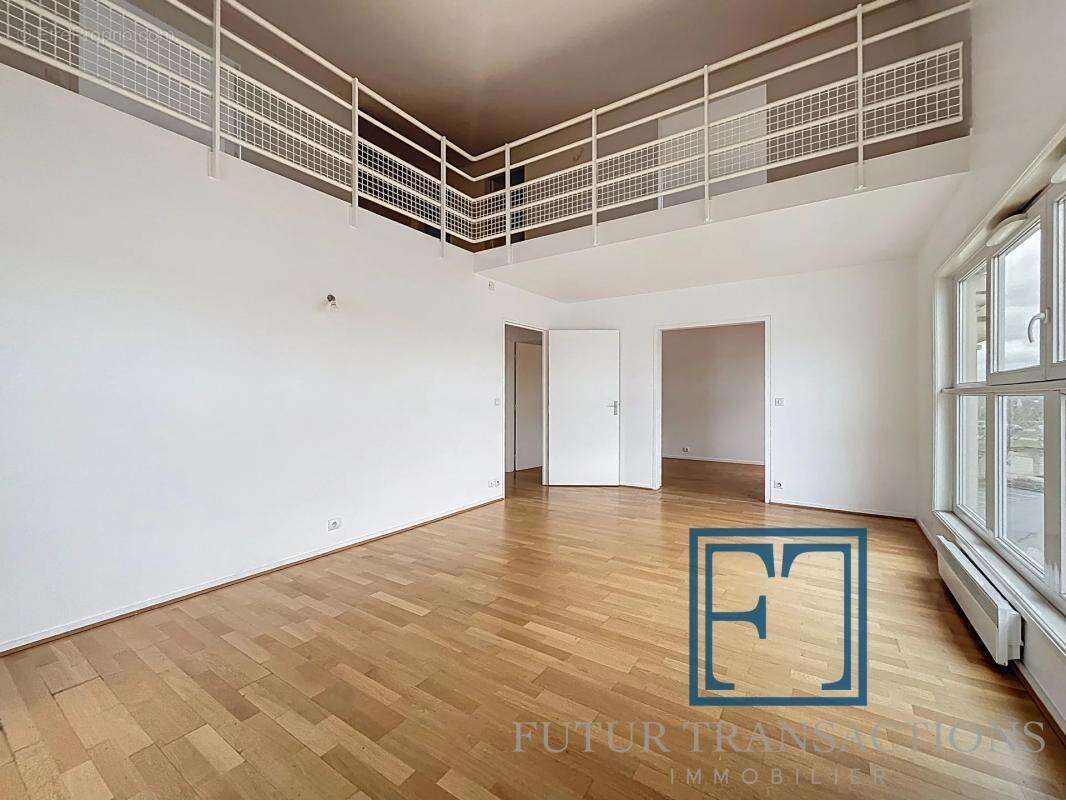 Appartement à VOISINS-LE-BRETONNEUX