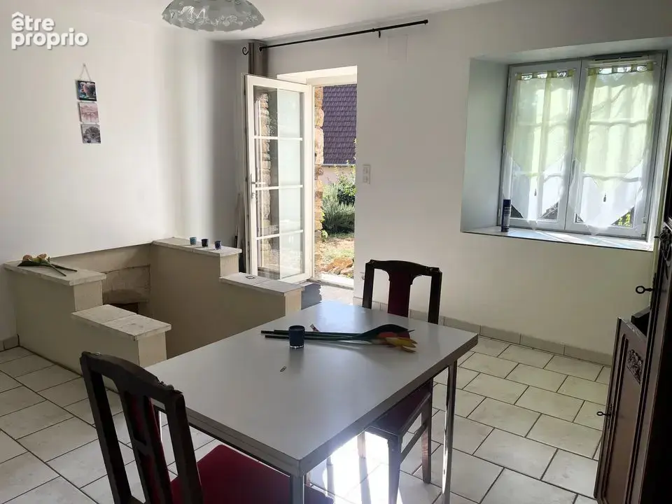 Maison rénovée avec garages et cour au calme à Baissey - photo 2