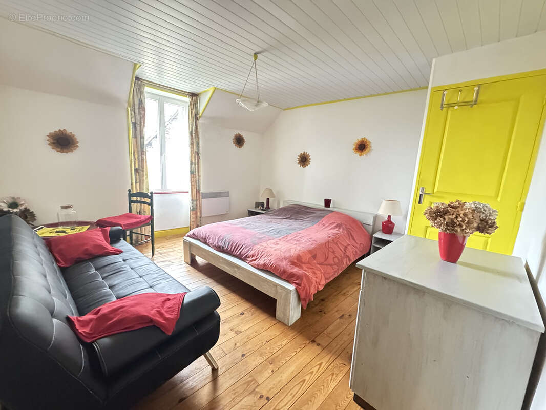 Maison à SAINT-BONNET-PRES-ORCIVAL