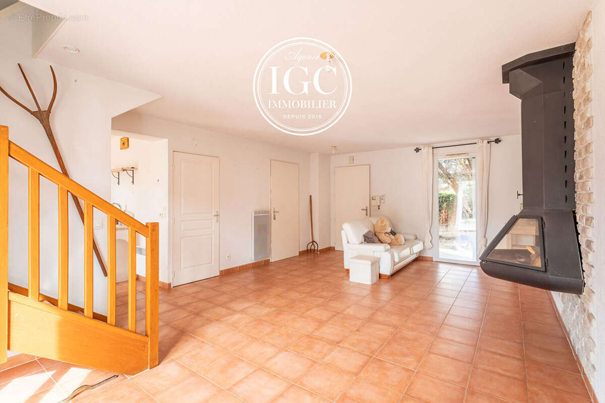 Maison à CHATEAUNEUF-LES-MARTIGUES