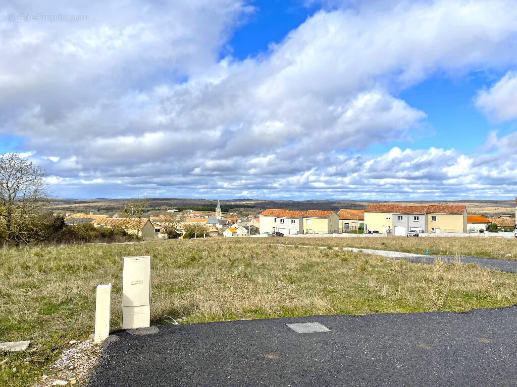 Terrain à LA CAVALERIE