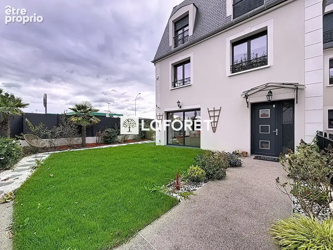 Superbe maison contemporaine de 250 m² située à Montesson, à seulement 15 minutes du RER de Sartrouville. - photo 18