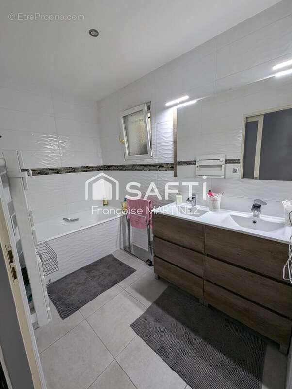 Photo 5 - Maison à SAINT-BONNET-DE-MURE